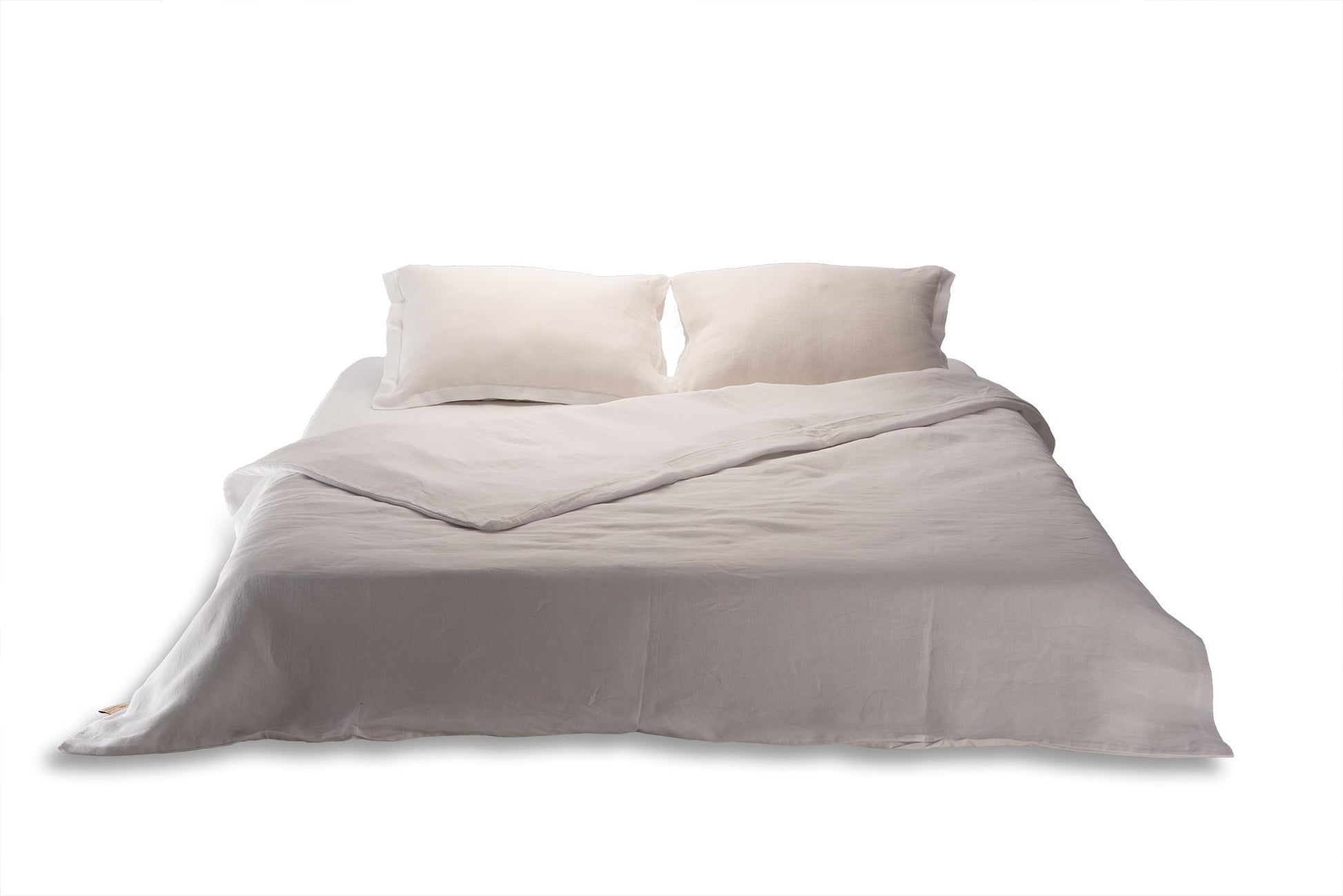 Спален комплект от лен Linen White—чаршаф, калъфки за възглавници и калъф за завивка, естествени хипоалергенни свойства.