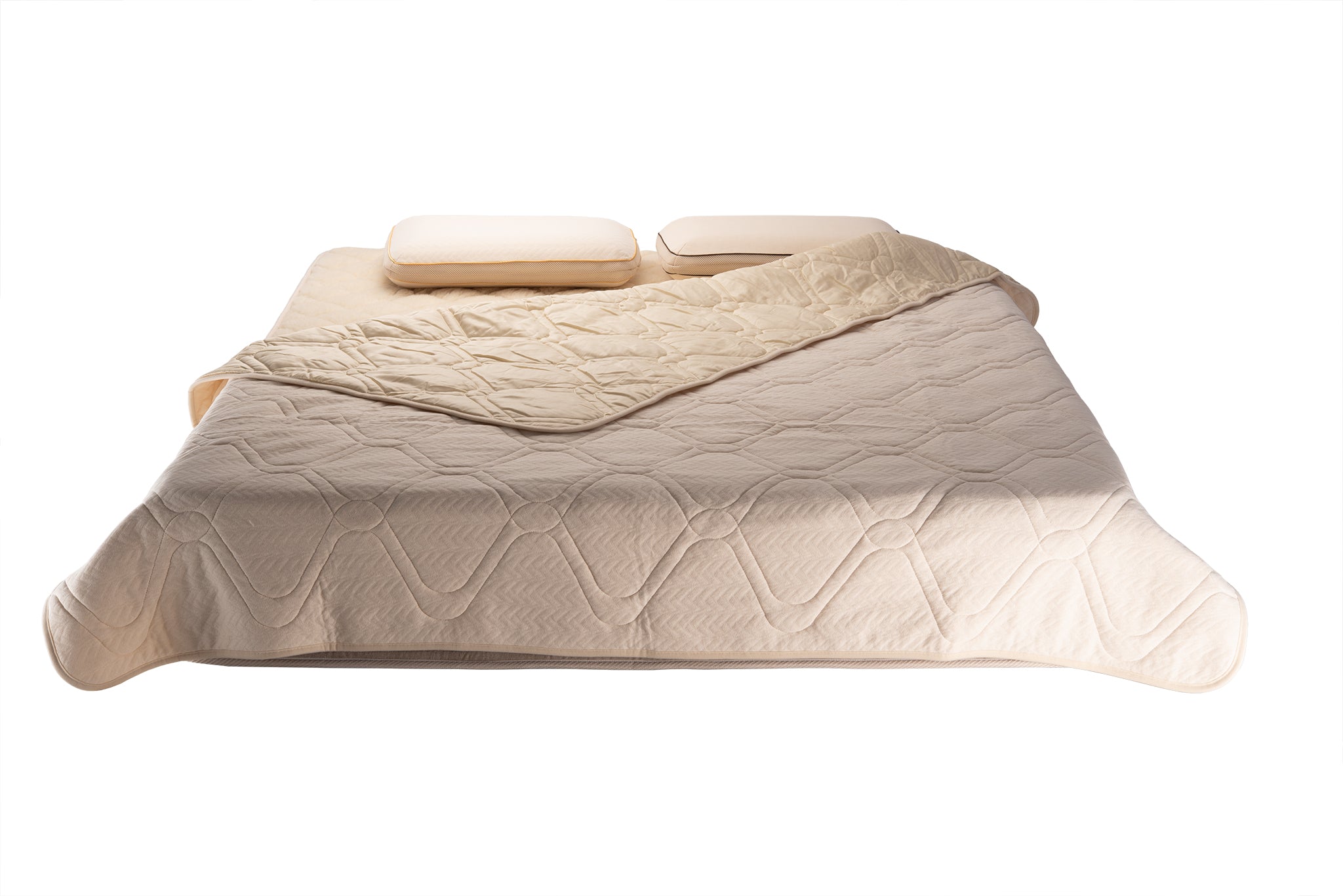 Lightweight Sleepmode Tencel and Cotton Comforter on Bed